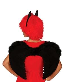 Mustat enkelinsivet naiselle